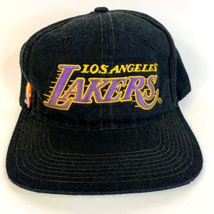 Vintage Los Angeles lakers snap back in wool.